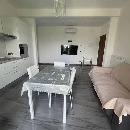 Autumn Apartment Vado Ligure Luaran gambar