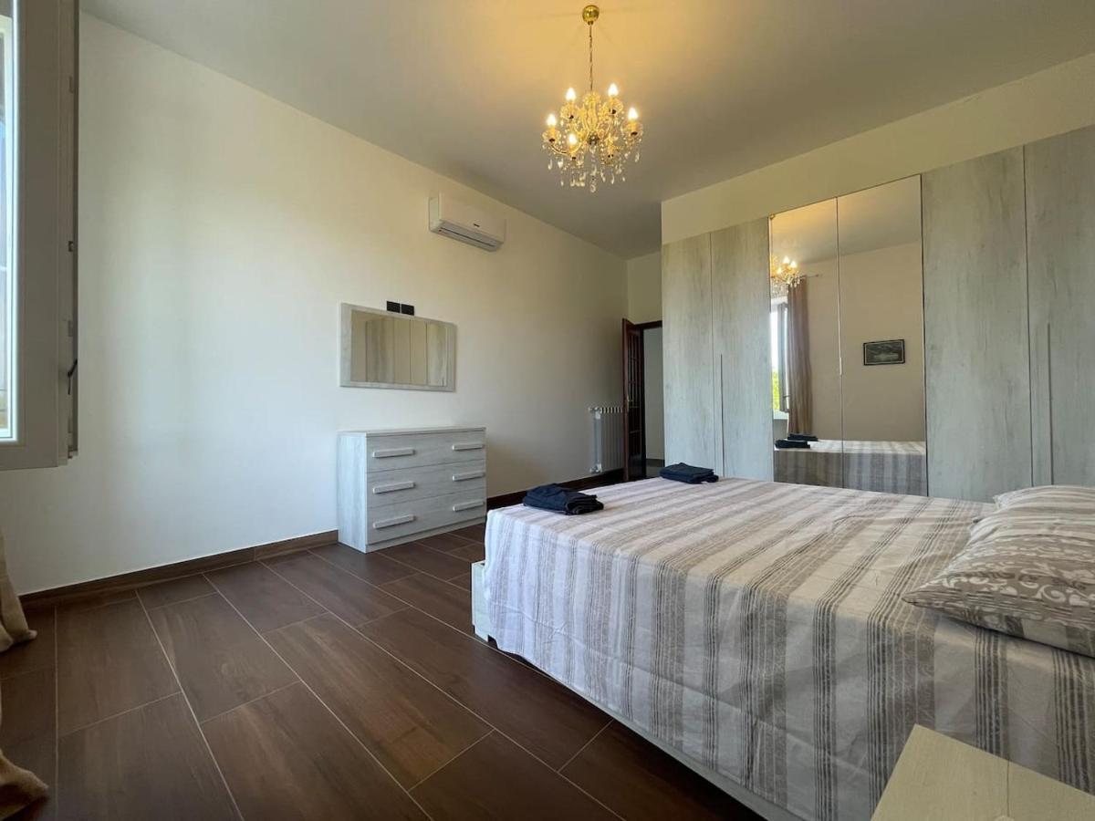 Autumn Apartment Vado Ligure Luaran gambar