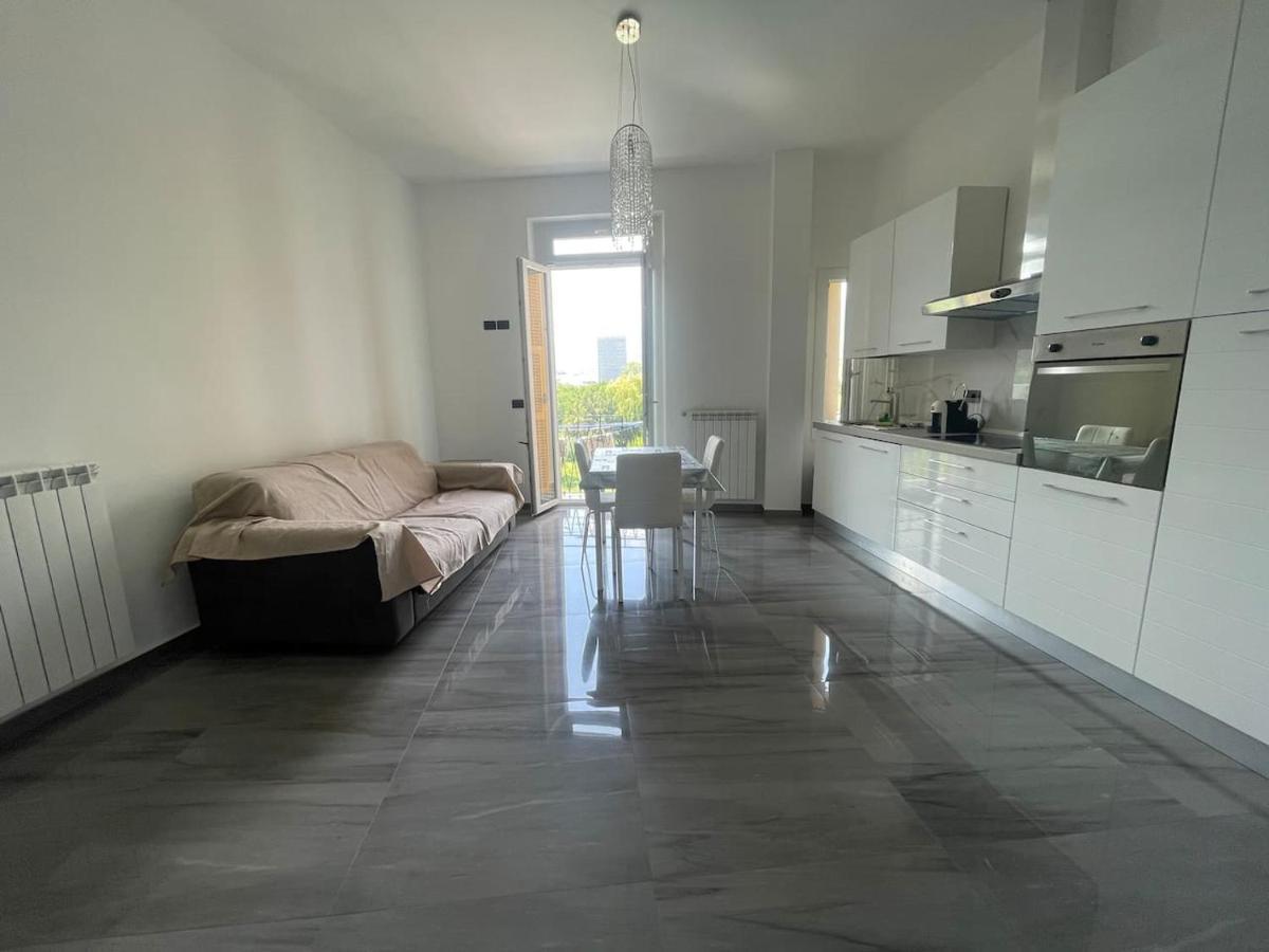 Autumn Apartment Vado Ligure Luaran gambar